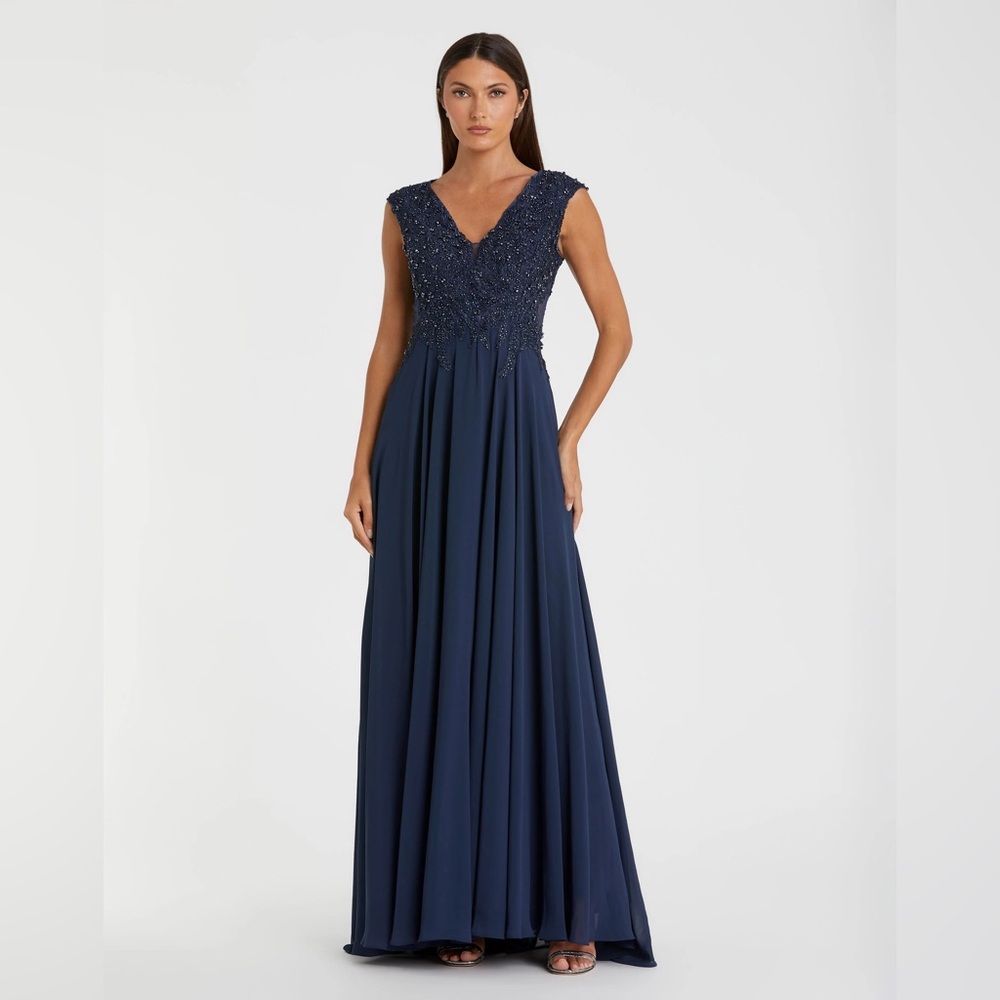 MAC DUGGAL Navy Applique Cap Sleeve Bodice Flowy Gown